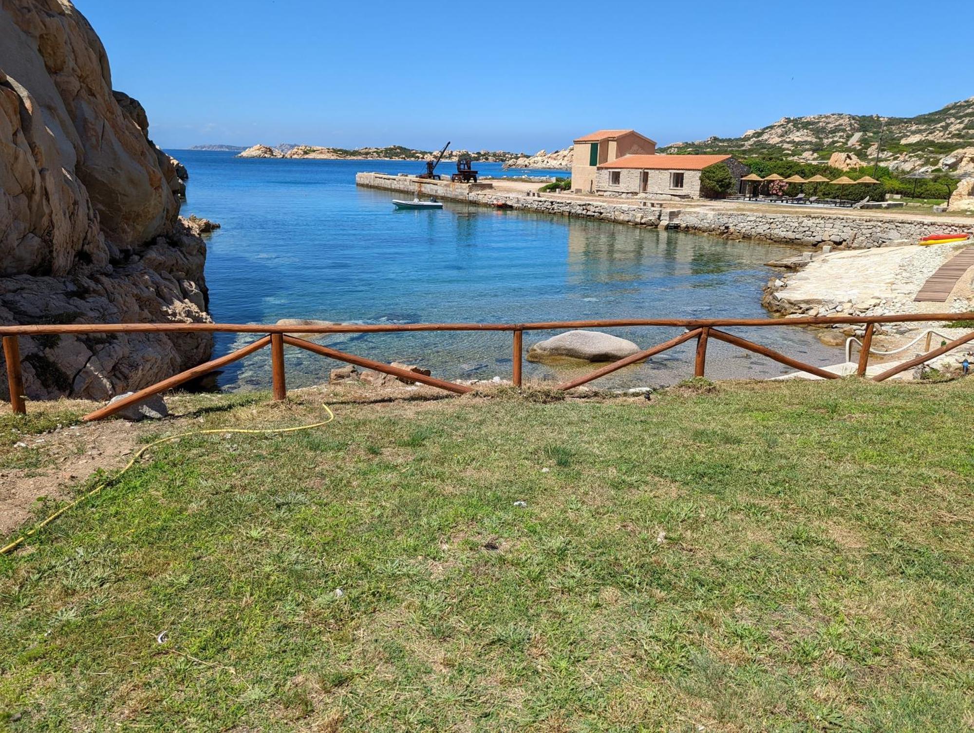 Residence Cala Francese - Case Sul Mare Ла-Маддалена Екстер'єр фото