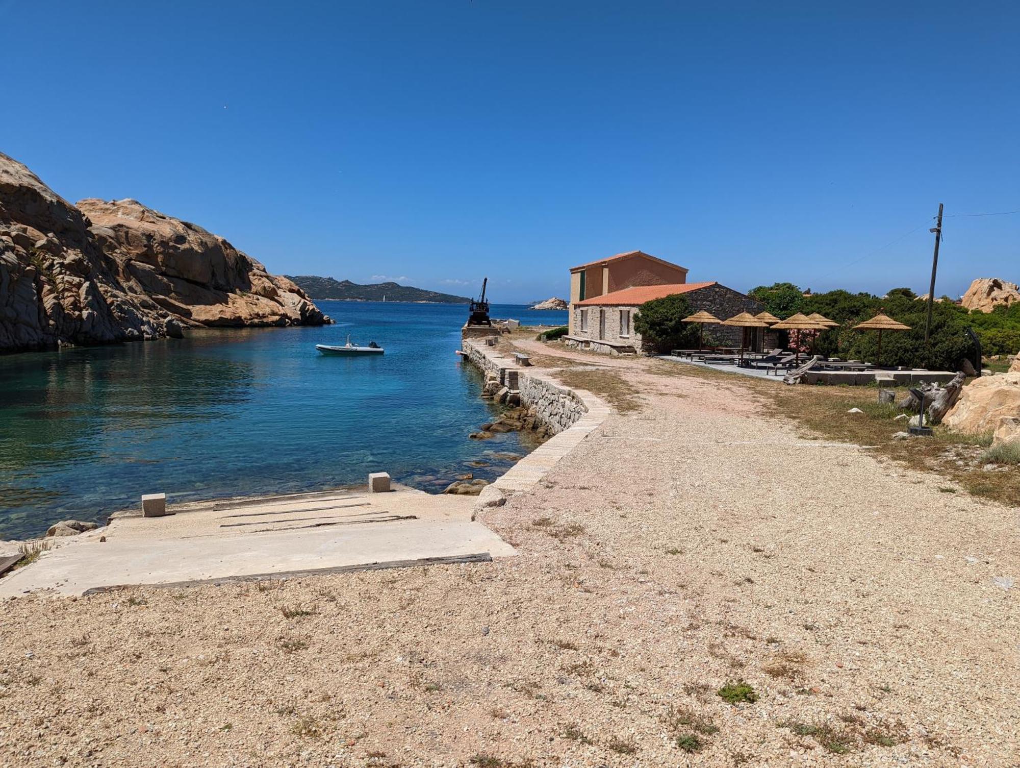 Residence Cala Francese - Case Sul Mare Ла-Маддалена Екстер'єр фото