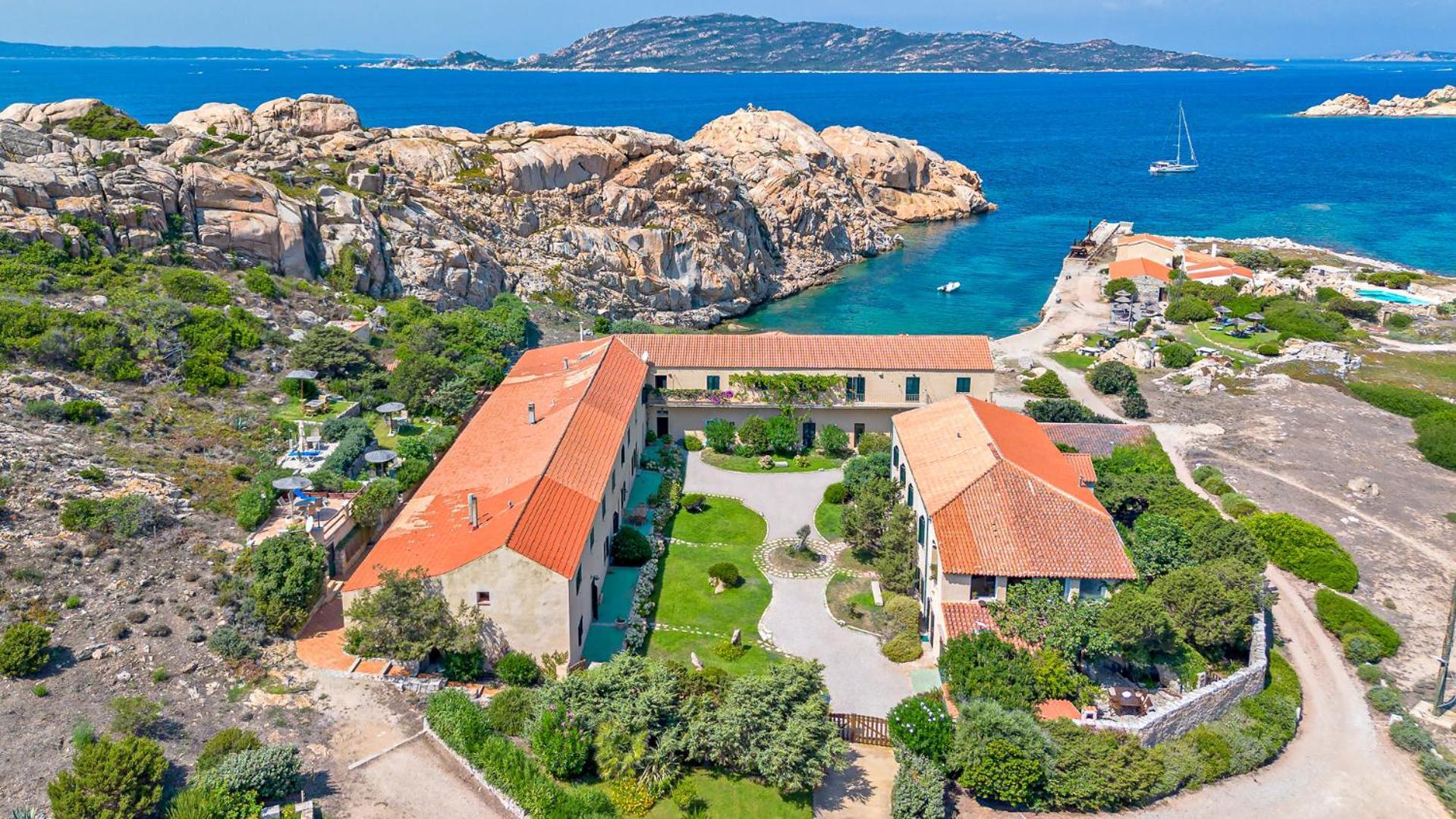 Residence Cala Francese - Case Sul Mare Ла-Маддалена Екстер'єр фото